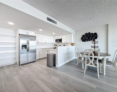 400 Island Way - Photo Thumbnail 5