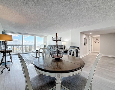400 Island Way - Photo Thumbnail 15