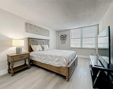 400 Island Way - Photo Thumbnail 36