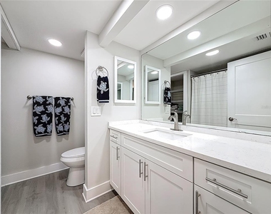 400 Island Way - Photo Thumbnail 27