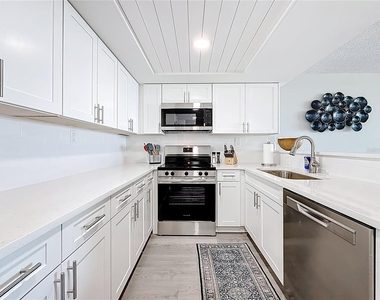 400 Island Way - Photo Thumbnail 9