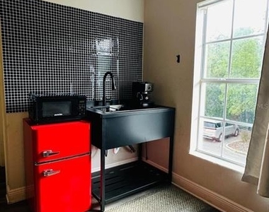 14533 Cotswolds Drive - Photo Thumbnail 25
