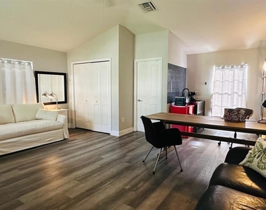 14533 Cotswolds Drive - Photo Thumbnail 22