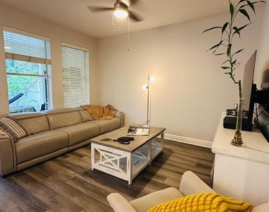 14533 Cotswolds Drive - Photo Thumbnail 9
