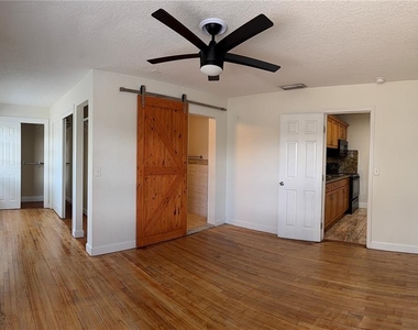 702 W Peninsular Street - Photo Thumbnail 12