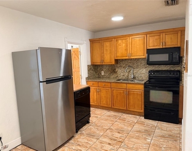 702 W Peninsular Street - Photo Thumbnail 9