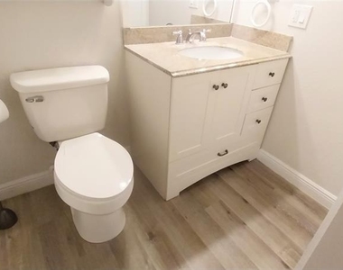 1811 Bedford Lane - Photo Thumbnail 8