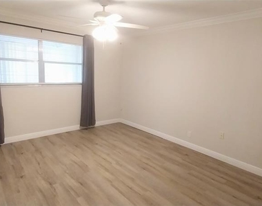 1811 Bedford Lane - Photo Thumbnail 10