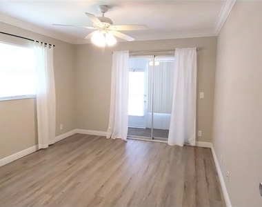 1811 Bedford Lane - Photo Thumbnail 13