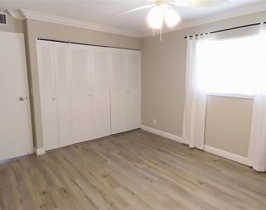1811 Bedford Lane - Photo Thumbnail 15