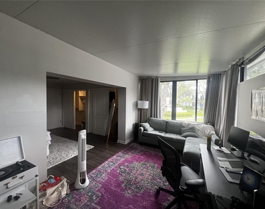 14405 Burgundy Square - Photo Thumbnail 14