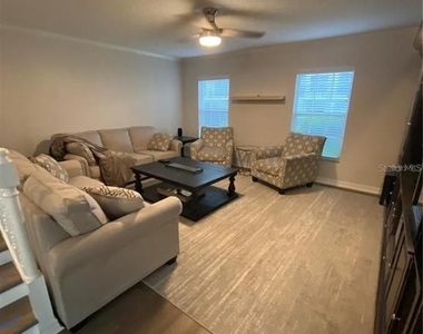 14405 Burgundy Square - Photo Thumbnail 8