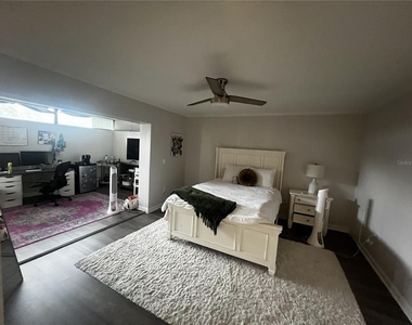 14405 Burgundy Square - Photo Thumbnail 12