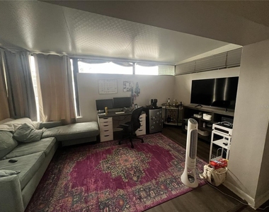14405 Burgundy Square - Photo Thumbnail 13