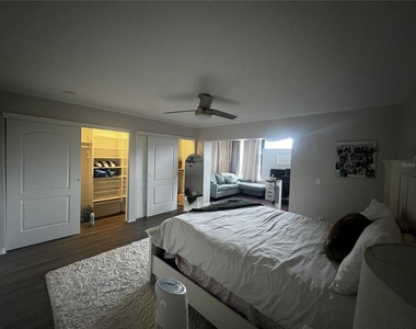 14405 Burgundy Square - Photo Thumbnail 11