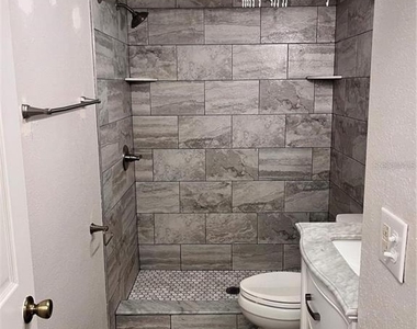 14405 Burgundy Square - Photo Thumbnail 7