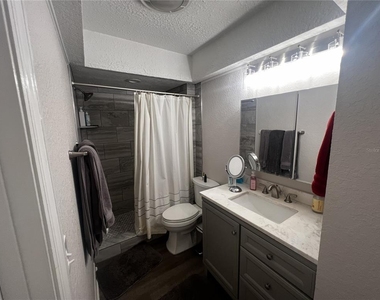 14405 Burgundy Square - Photo Thumbnail 15