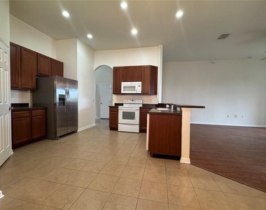 317 Down Pine Drive - Photo Thumbnail 10