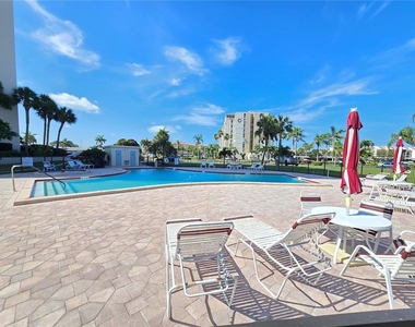 7600 Sun Island Drive S - Photo Thumbnail 21