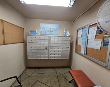7600 Sun Island Drive S - Photo Thumbnail 17