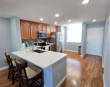 7600 Sun Island Drive S - Photo Thumbnail 1
