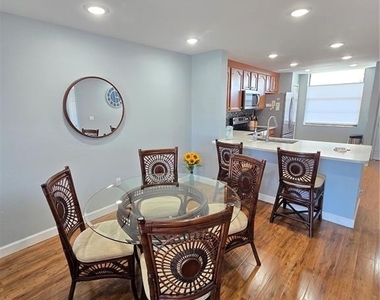 7600 Sun Island Drive S - Photo Thumbnail 2