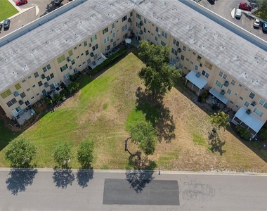 2310 Denmark St - Photo Thumbnail 35