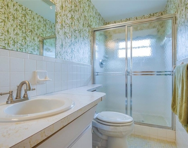 2310 Denmark St - Photo Thumbnail 21