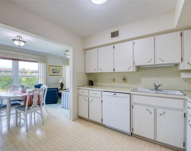2310 Denmark St - Photo Thumbnail 10