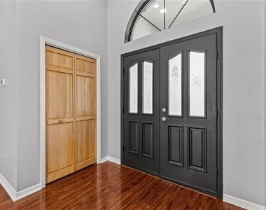 9447 Ashley Drive - Photo Thumbnail 4