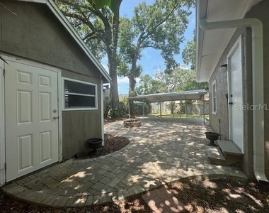 102 W Elm Street - Photo Thumbnail 9
