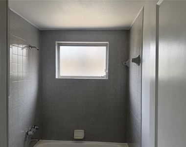 3009 W Waters Avenue - Photo Thumbnail 6