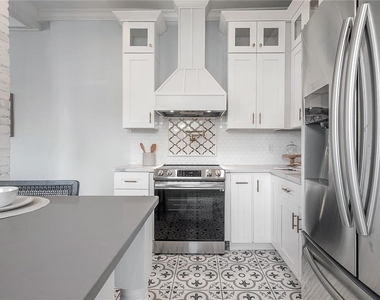 5301 N Central Avenue - Photo Thumbnail 22