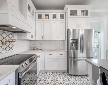 5301 N Central Avenue - Photo Thumbnail 24