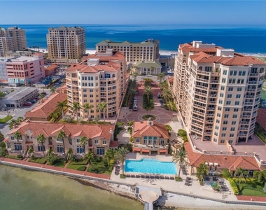 521 Mandalay Avenue - Photo Thumbnail 2