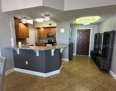 521 Mandalay Avenue - Photo Thumbnail 9