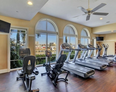 521 Mandalay Avenue - Photo Thumbnail 75