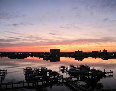 521 Mandalay Avenue - Photo Thumbnail 3