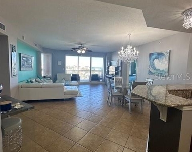 521 Mandalay Avenue - Photo Thumbnail 5