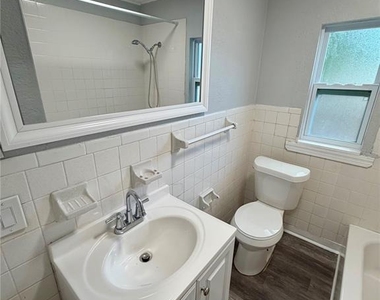 908 Beverly Avenue - Photo Thumbnail 7