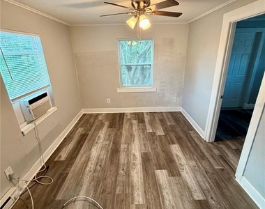 908 Beverly Avenue - Photo Thumbnail 4