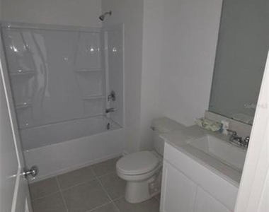 1326 Belle Isle Lane - Photo Thumbnail 3