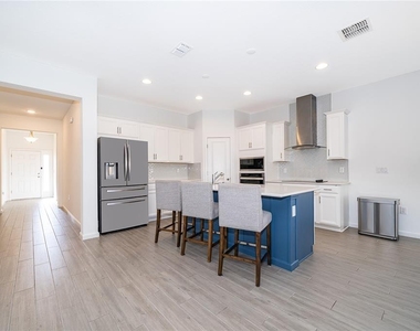 2366 White Cedar Way - Photo Thumbnail 4