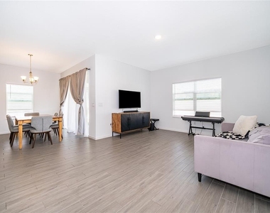 2366 White Cedar Way - Photo Thumbnail 10