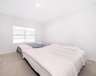 2366 White Cedar Way - Photo Thumbnail 14