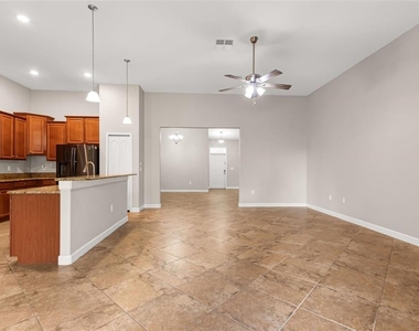 1317 Gleneagles Ln - Photo Thumbnail 16