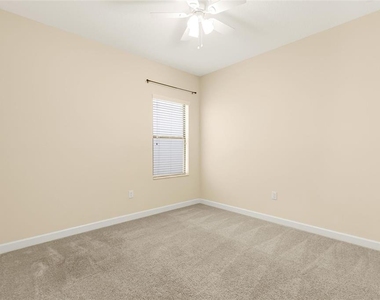 1317 Gleneagles Ln - Photo Thumbnail 9