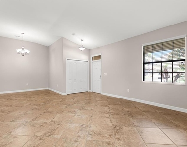 1317 Gleneagles Ln - Photo Thumbnail 5