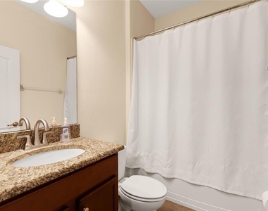 1317 Gleneagles Ln - Photo Thumbnail 11