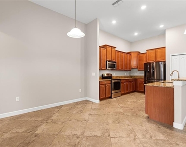 1317 Gleneagles Ln - Photo Thumbnail 17